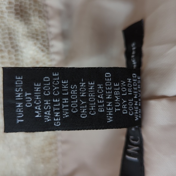 INC Snakeskin Print Sheen Cropped Dressy Blazer M Cream Tan Pattern - Picture 3 of 16